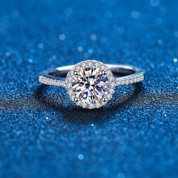 Moissanite Diamond Ring - Picture 3 of 10